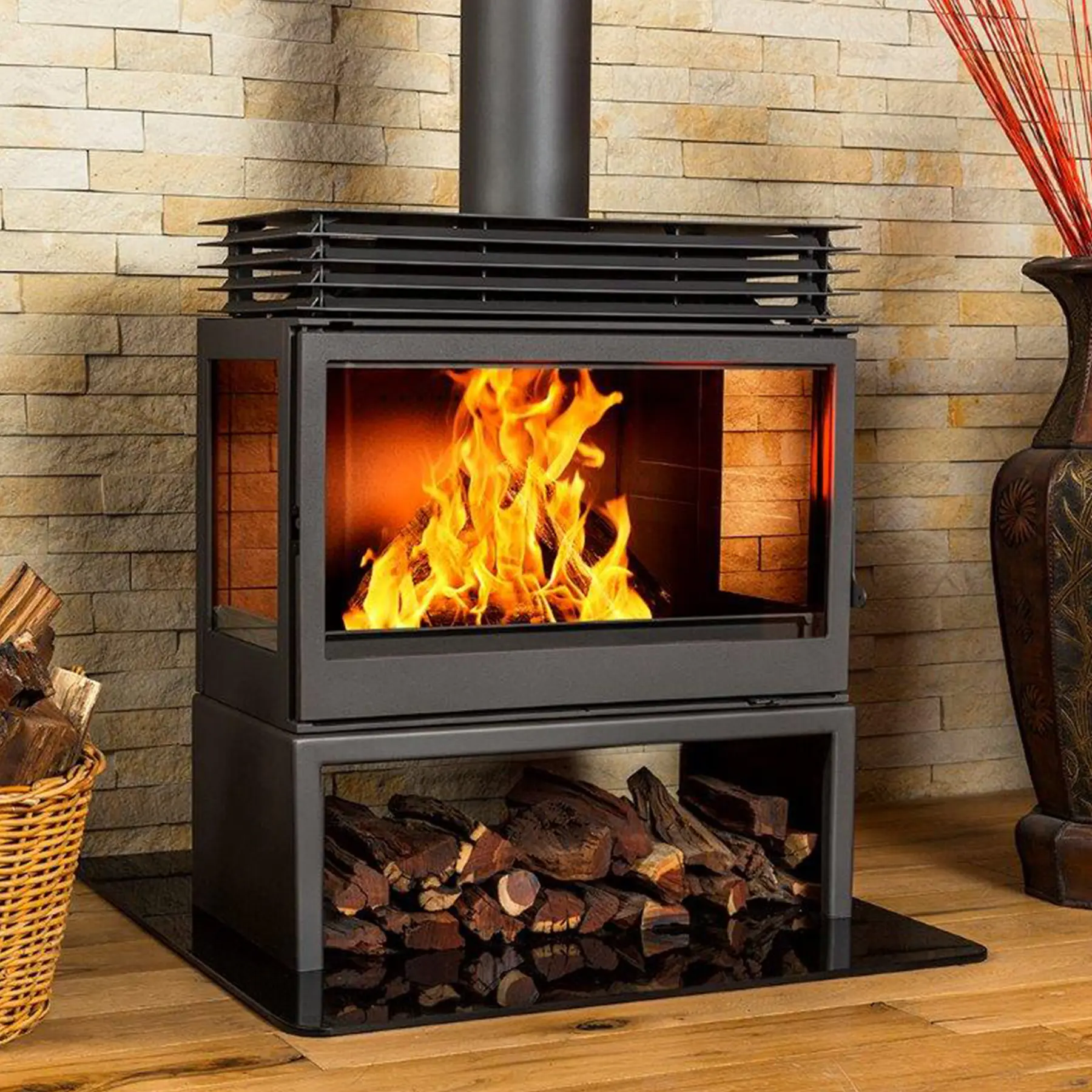 Hydrofire L91 LR Titan FS – Side Glass Combustion Stove (14kW)