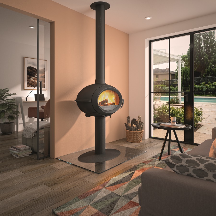 Invicta Brio on foot pedestal